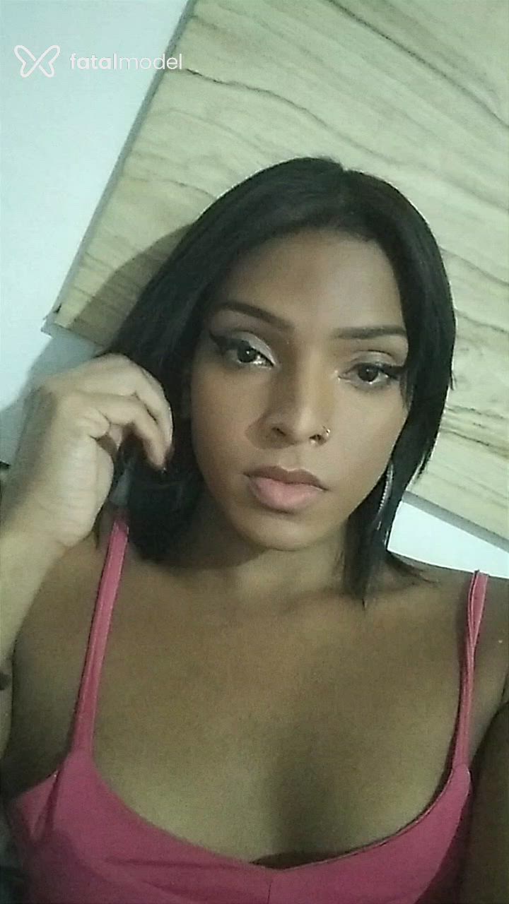 Acompanhante mulher trans com cabelo castanho de olhos castanhos - Jhenyy