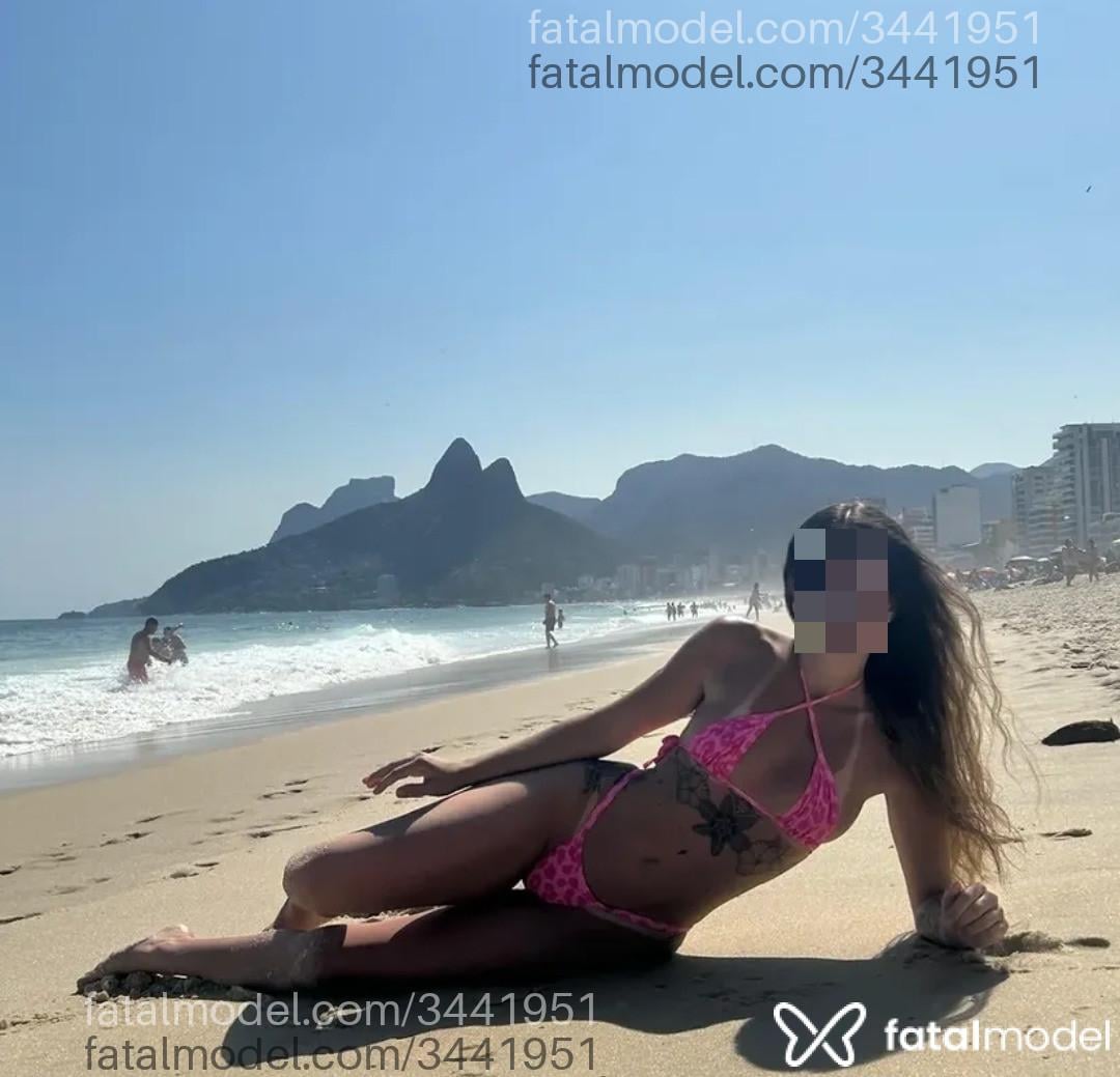 Acompanhante mulher loira (o) de olhos castanhos em Rio de Janeiro Acompanhante mulher loira (o) de olhos castanhos em Rio de Janeiro - Bluma