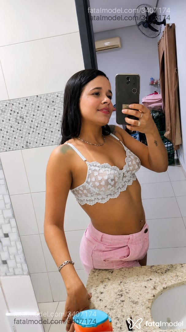 Acompanhante mulher morena (o) de olhos castanhos em Barra do Garças - Brenda