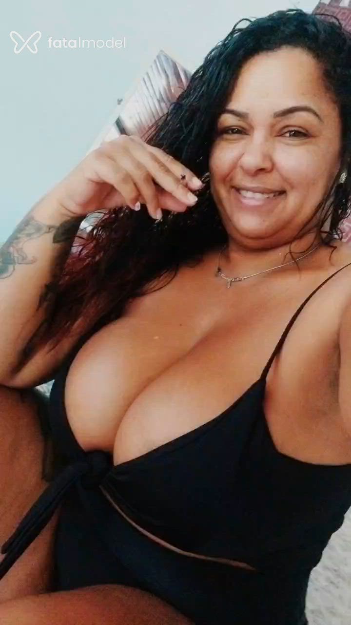 Acompanhante mulher morena (o) de olhos castanhos - Cacau