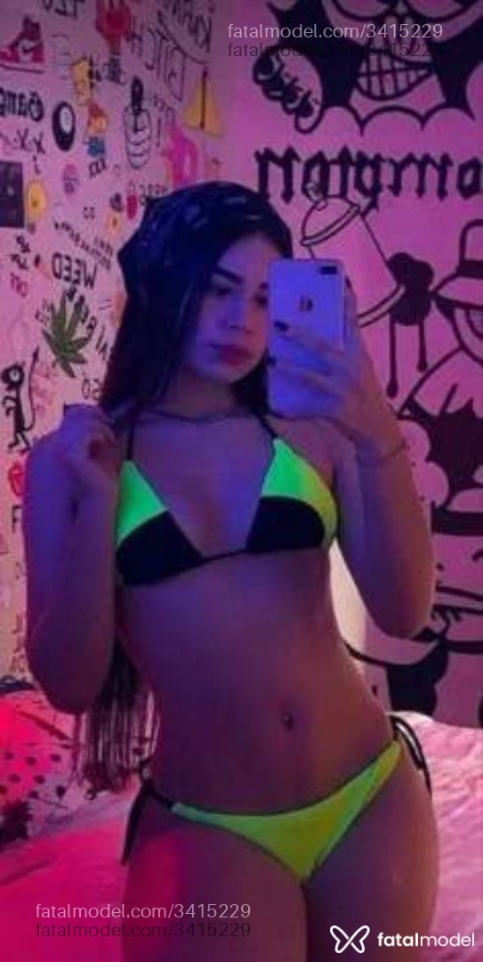 Acompanhante mulher morena (o) de olhos castanhos em Virtual - Roberta