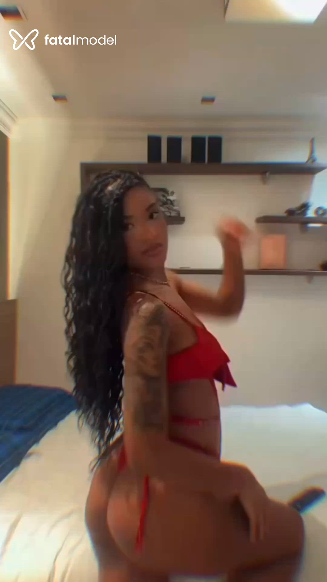 Acompanhante mulher morena (o) de olhos pretos em Itapema Acompanhante mulher morena (o) de olhos pretos em Itapema - Luara Del Mare