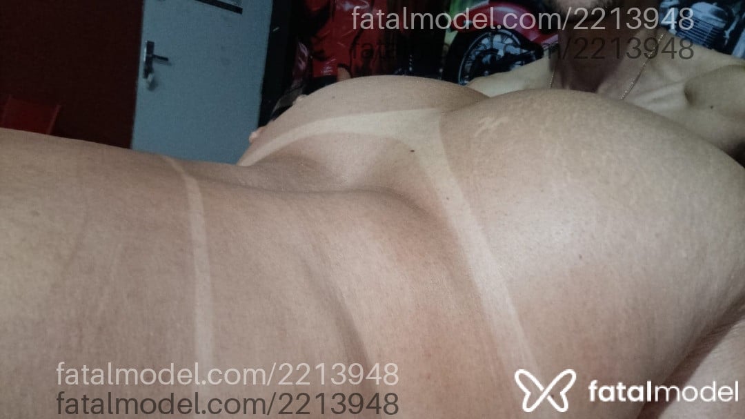 Acompanhante mulher com cabelo castanho de olhos pretos - Taty Acompanhante mulher com cabelo castanho de olhos pretos - Taty
