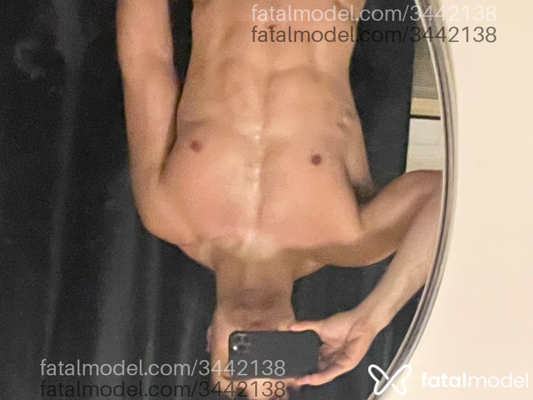Acompanhante homem com cabelo castanho de olhos castanhos em Rio de Janeiro - Roberto