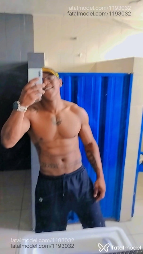 Acompanhante homem morena (o) de olhos castanhos em Pindamonhangaba Acompanhante homem morena (o) de olhos castanhos em Pindamonhangaba - Anderson ribeiro