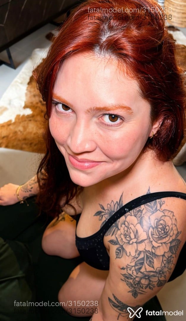 Acompanhante mulher ruiva (o) de olhos castanhos - Luiza Bellini