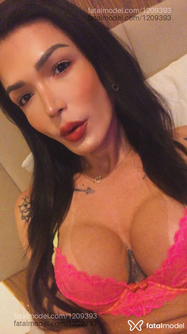 Acompanhante mulher trans com cabelo castanho de olhos castanhos em São José - BELLADOTADA