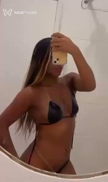 Acompanhante mulher loira (o) de olhos pretos - Nath