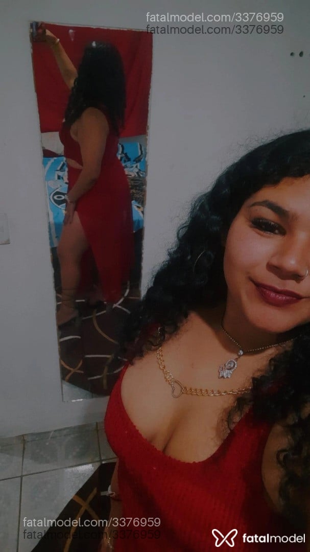 Acompanhante mulher com cabelo castanho de olhos castanhos em Xangri-Lá - Ariel