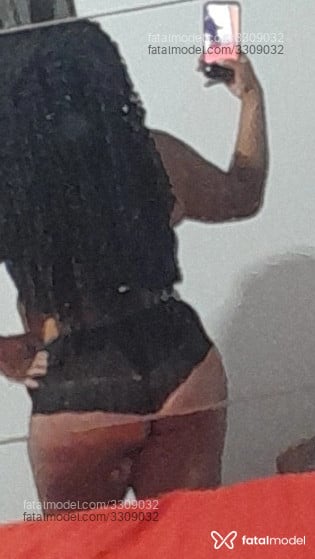 Acompanhante mulher morena (o) de olhos pretos em Trindade Acompanhante mulher morena (o) de olhos pretos em Trindade - Ninaah