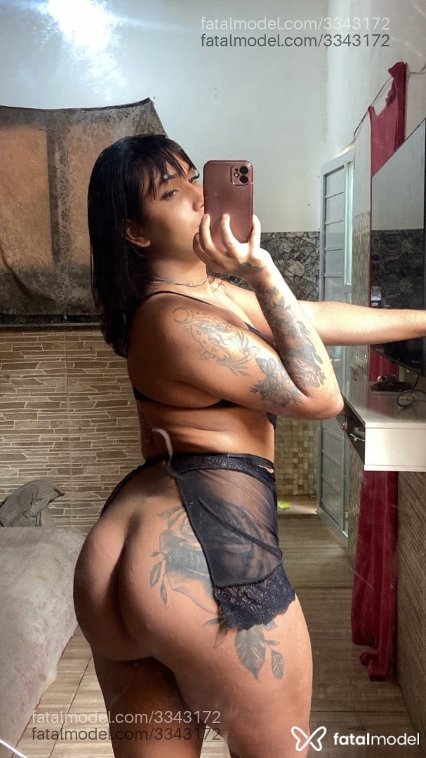 Acompanhante mulher trans morena (o) de olhos castanhos em Duque de Caxias - Badbandida