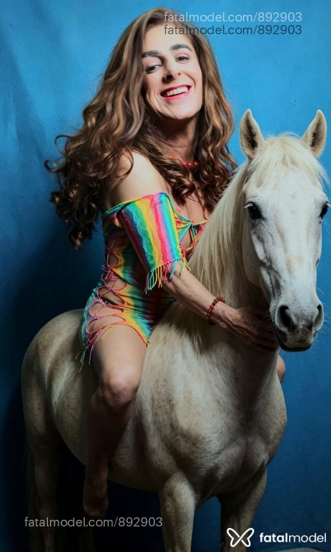 Acompanhante mulher trans loira (o) de olhos castanhos em São Paulo Acompanhante mulher trans loira (o) de olhos castanhos em São Paulo - Veruska Reis