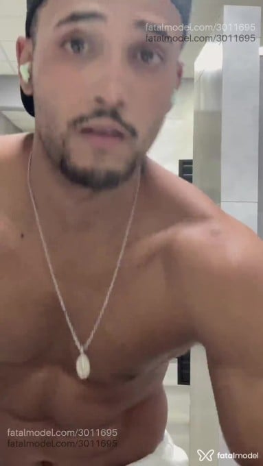 Acompanhante homem morena (o) de olhos mel em São Paulo - Nicolas Petrick