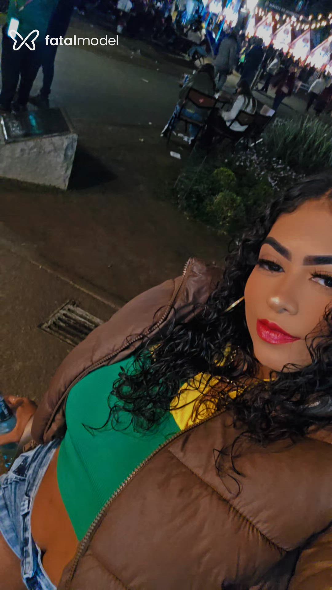 Acompanhante mulher com cabelo castanho de olhos castanhos em Macaé Acompanhante mulher com cabelo castanho de olhos castanhos em Macaé - Victoria