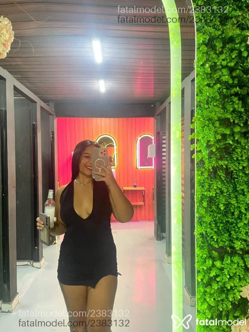 Acompanhante mulher morena (o) de olhos castanhos - Larissa Silva Acompanhante mulher morena (o) de olhos castanhos - Larissa Silva