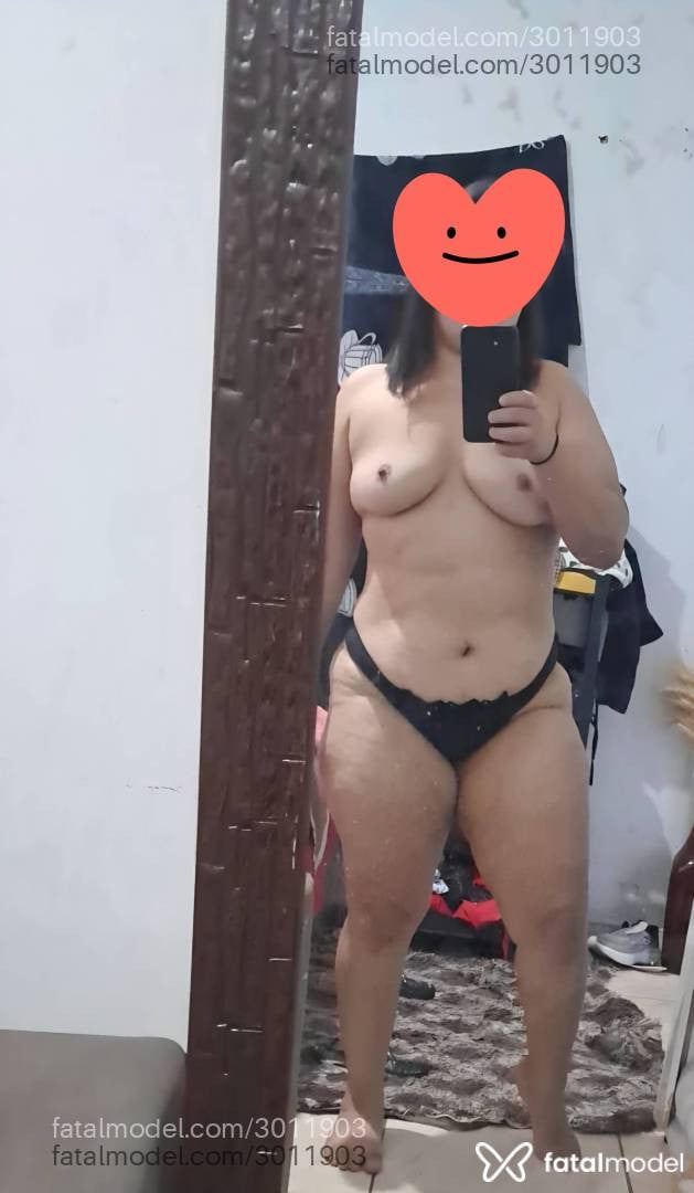 Acompanhante mulher com cabelo castanho de olhos mel em Uberlândia - Acrianinha complet