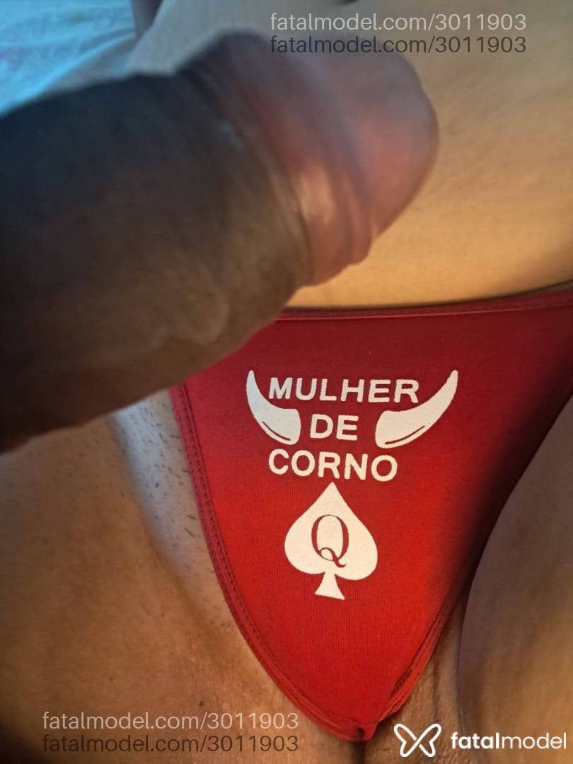 Acompanhante mulher com cabelo castanho de olhos mel - Acrianinha complet
