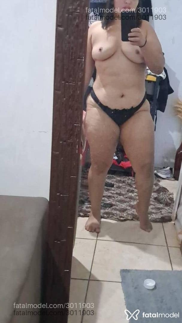 Acompanhante mulher com cabelo castanho de olhos mel em Uberlândia - Acrianinha complet