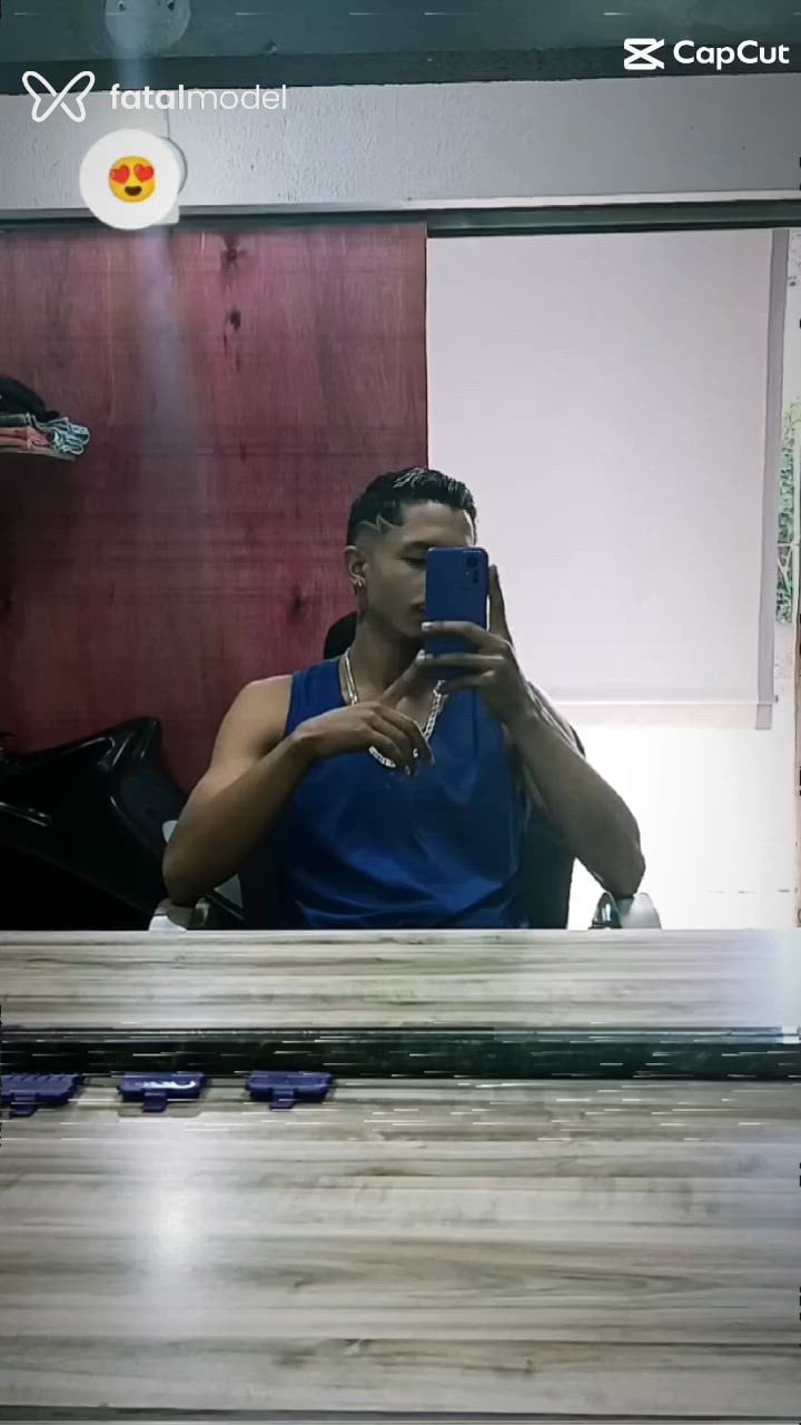 Acompanhante homem morena (o) de olhos castanhos em Belo Horizonte - Dmboy