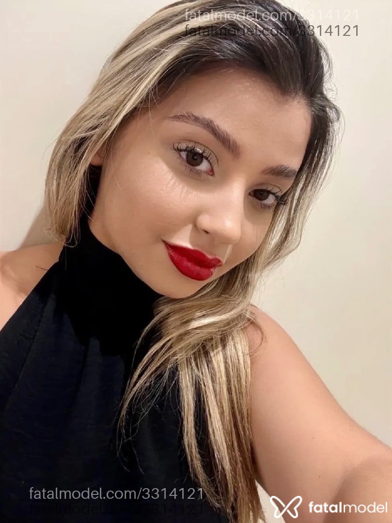 Acompanhante mulher loira (o) de olhos castanhos em Barueri Acompanhante mulher loira (o) de olhos castanhos em Barueri - Letícia Bueno