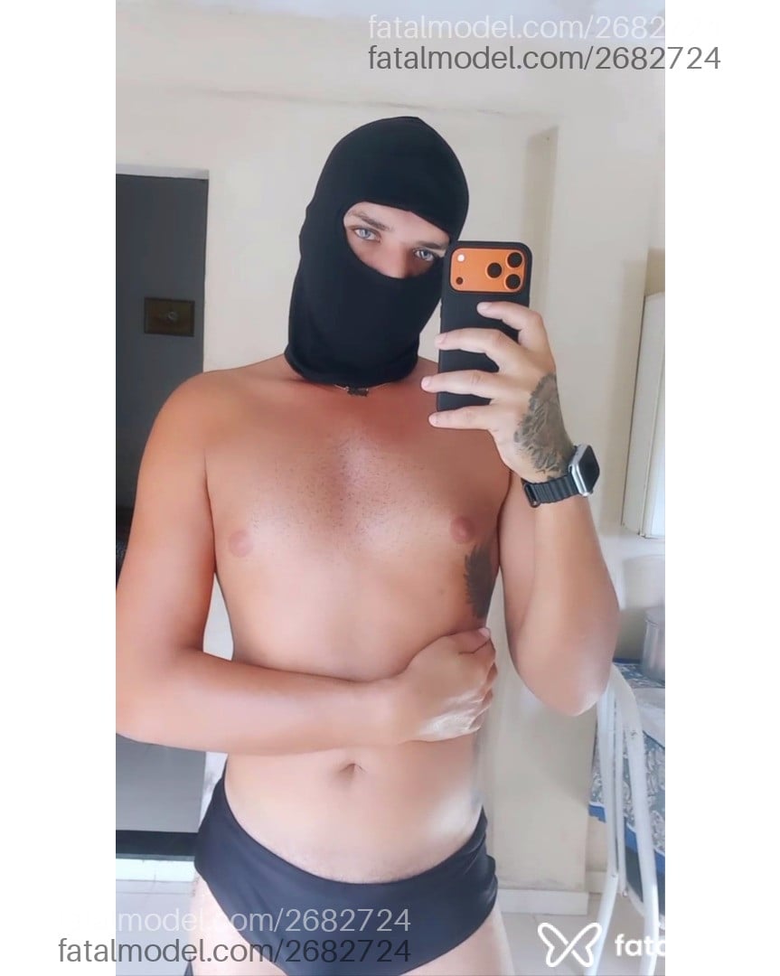 Acompanhante homem morena (o) de olhos azuis - Caio Acompanhante homem morena (o) de olhos azuis - Caio