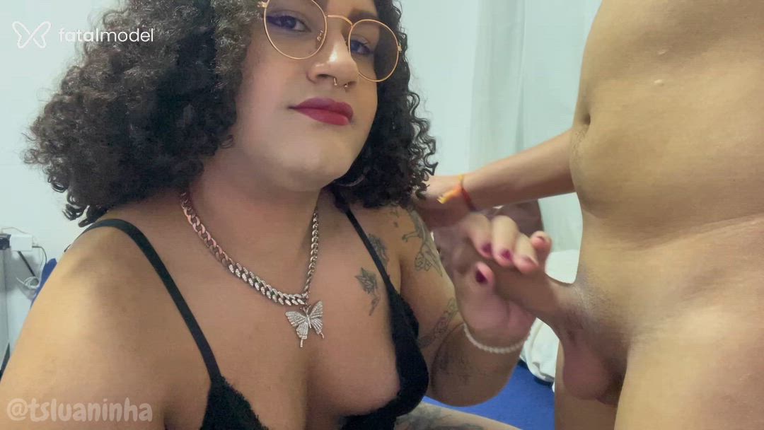 Acompanhante mulher trans com cabelo castanho de olhos castanhos - Luana Marie Acompanhante mulher trans com cabelo castanho de olhos castanhos - Luana Marie