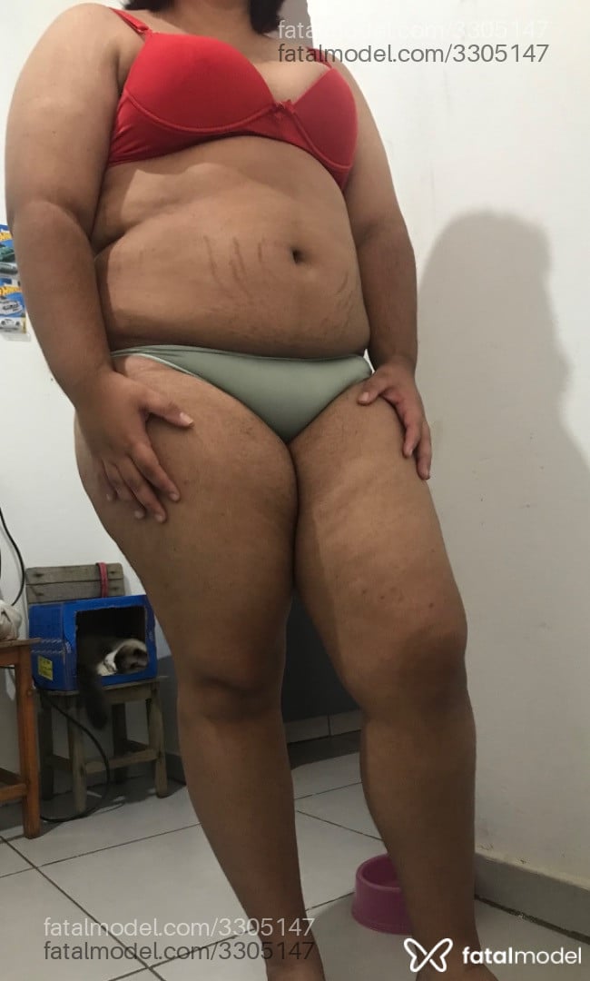 Acompanhante mulher com cabelo colorido de olhos castanhos em Anápolis - Anne