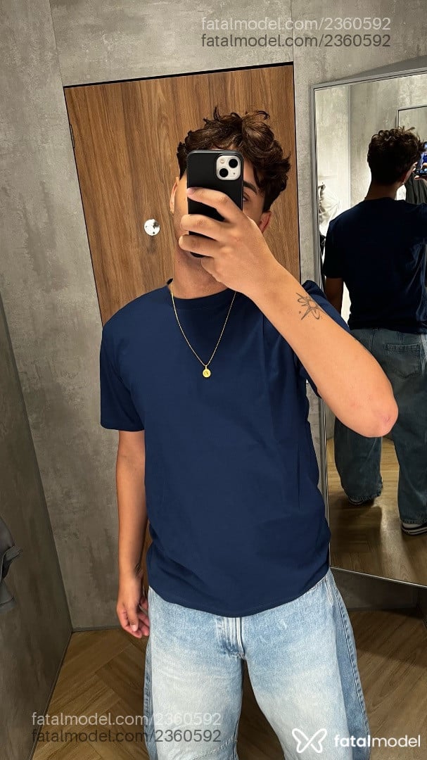 Acompanhante homem com cabelo castanho de olhos castanhos - Pedro