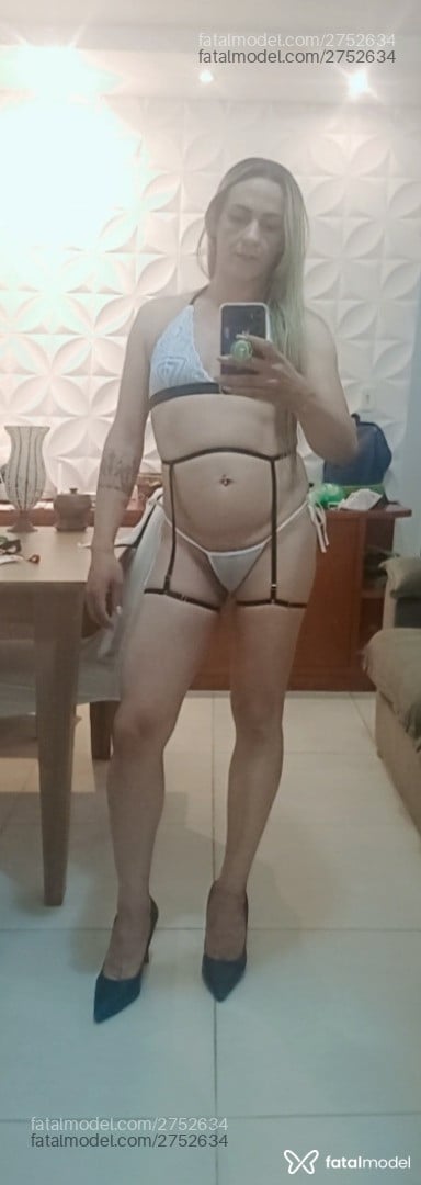 Acompanhante mulher trans loira (o) de olhos castanhos em Patos de Minas Acompanhante mulher trans loira (o) de olhos castanhos em Patos de Minas - Paula