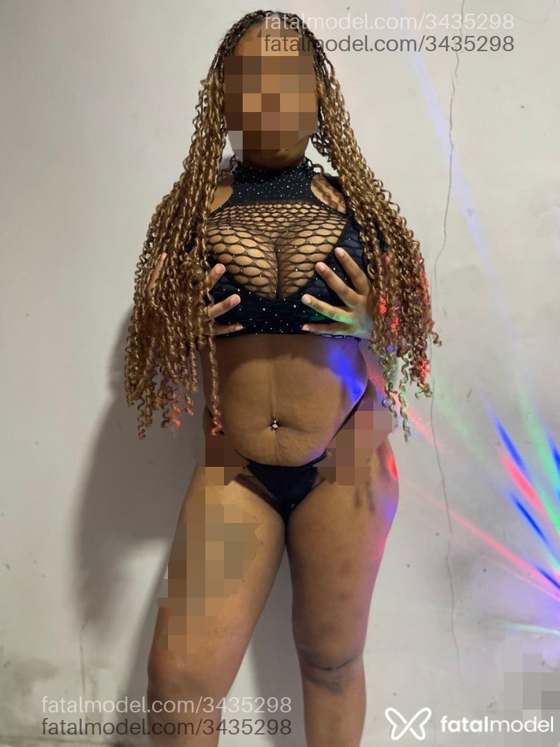 Acompanhante mulher com cabelo castanho de olhos castanhos em Guarujá - Rebeca