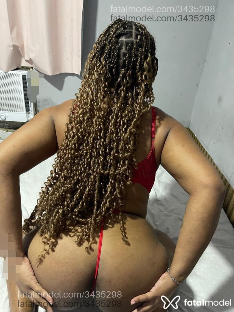 Acompanhante mulher com cabelo castanho de olhos castanhos em Guarujá - Rebeca