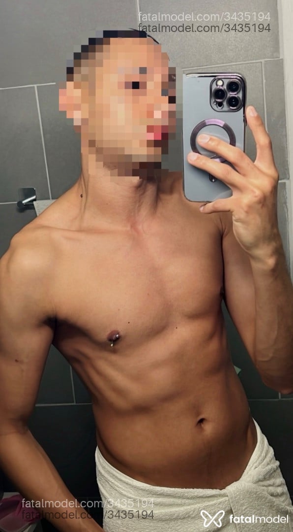 Acompanhante homem morena (o) de olhos castanhos em Ubiratã - Theohott