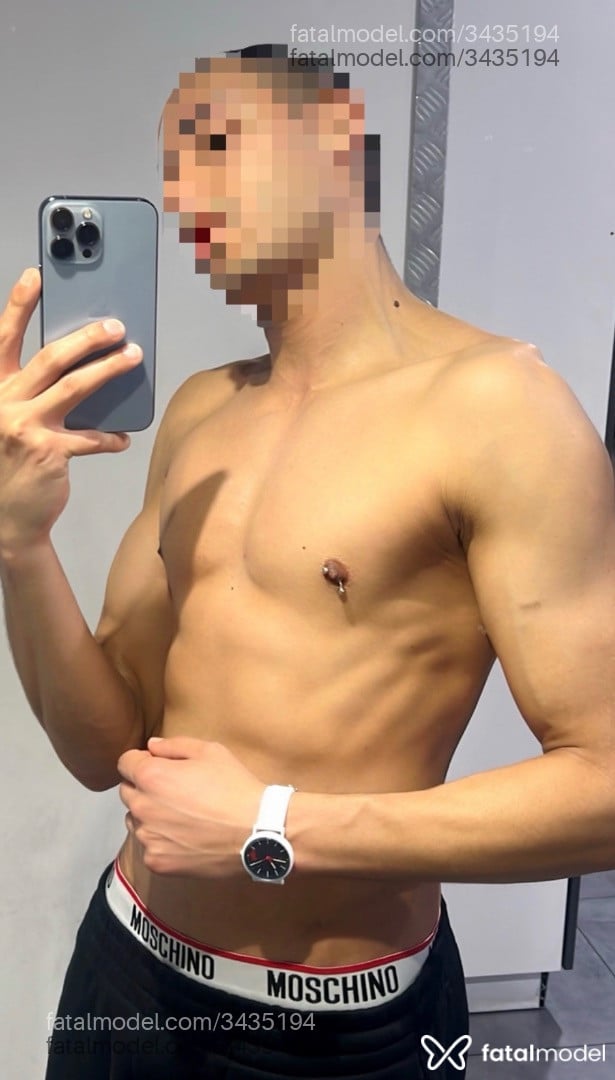Acompanhante homem morena (o) de olhos castanhos em Ubiratã - Theohott