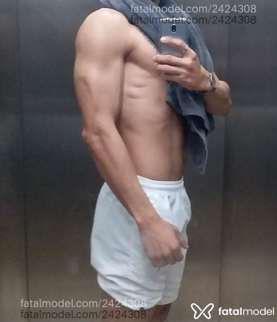 Acompanhante homem com cabelo castanho de olhos castanhos em Goiânia - Guilherme Vieira