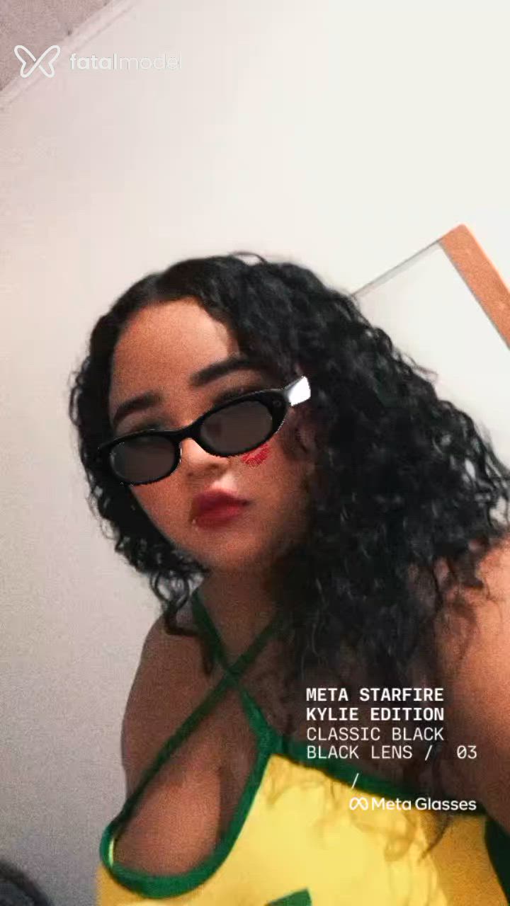 Acompanhante mulher morena (o) de olhos castanhos em Novo Progresso - Cristal Isabela