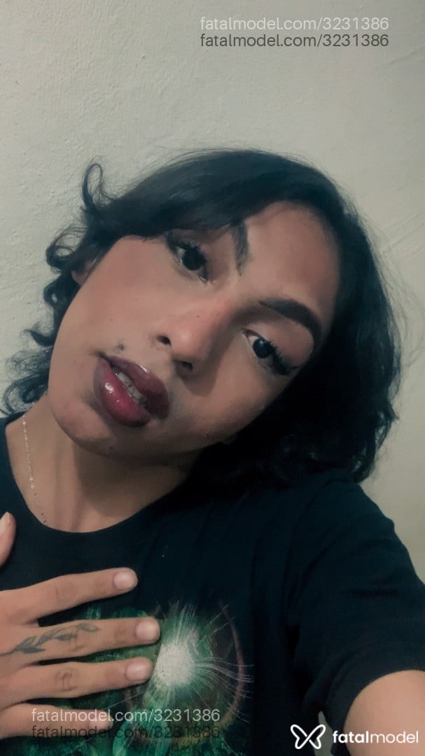 Acompanhante mulher trans morena (o) de olhos castanhos em Virtual - Borges