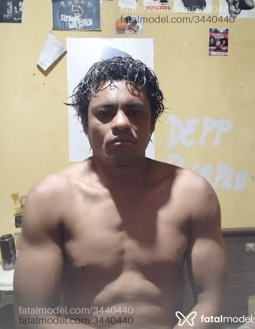 Acompanhante homem com cabelo castanho de olhos pretos em Bauru - Jhonatan Favis