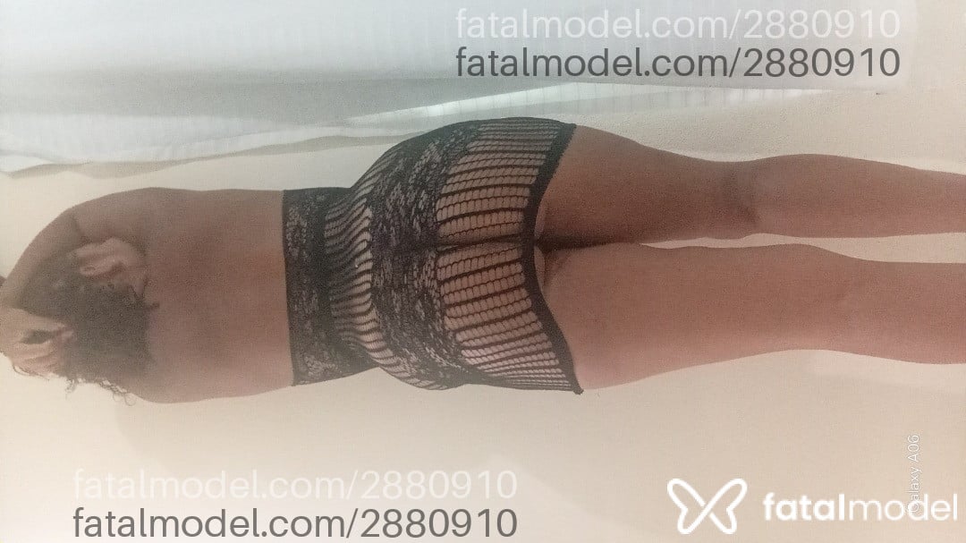 Acompanhante mulher morena (o) de olhos castanhos - Melinda Franco Acompanhante mulher morena (o) de olhos castanhos - Melinda Franco