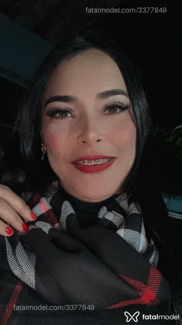 Acompanhante mulher morena (o) de olhos verdes em Guarujá Acompanhante mulher morena (o) de olhos verdes em Guarujá - Bia