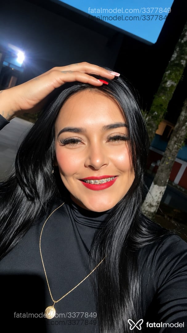 Acompanhante mulher morena (o) de olhos verdes em Guarujá Acompanhante mulher morena (o) de olhos verdes em Guarujá - Bia