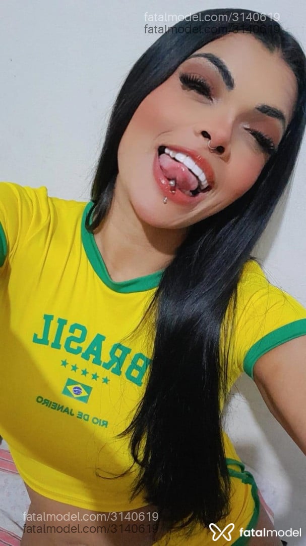 Acompanhante mulher morena (o) de olhos castanhos em Guarujá Acompanhante mulher morena (o) de olhos castanhos em Guarujá - Cacau