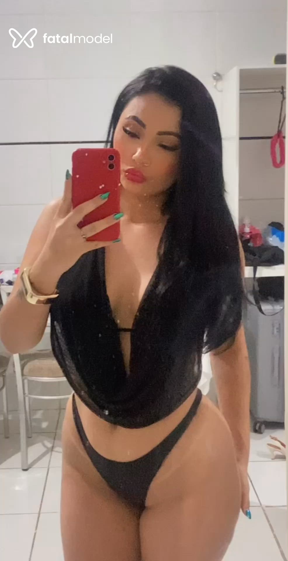 Acompanhante mulher morena (o) de olhos pretos - Bárbara