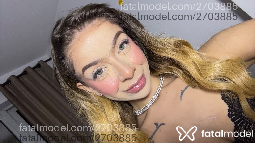 Acompanhante mulher loira (o) de olhos verdes em São Paulo Acompanhante mulher loira (o) de olhos verdes em São Paulo - Bloom