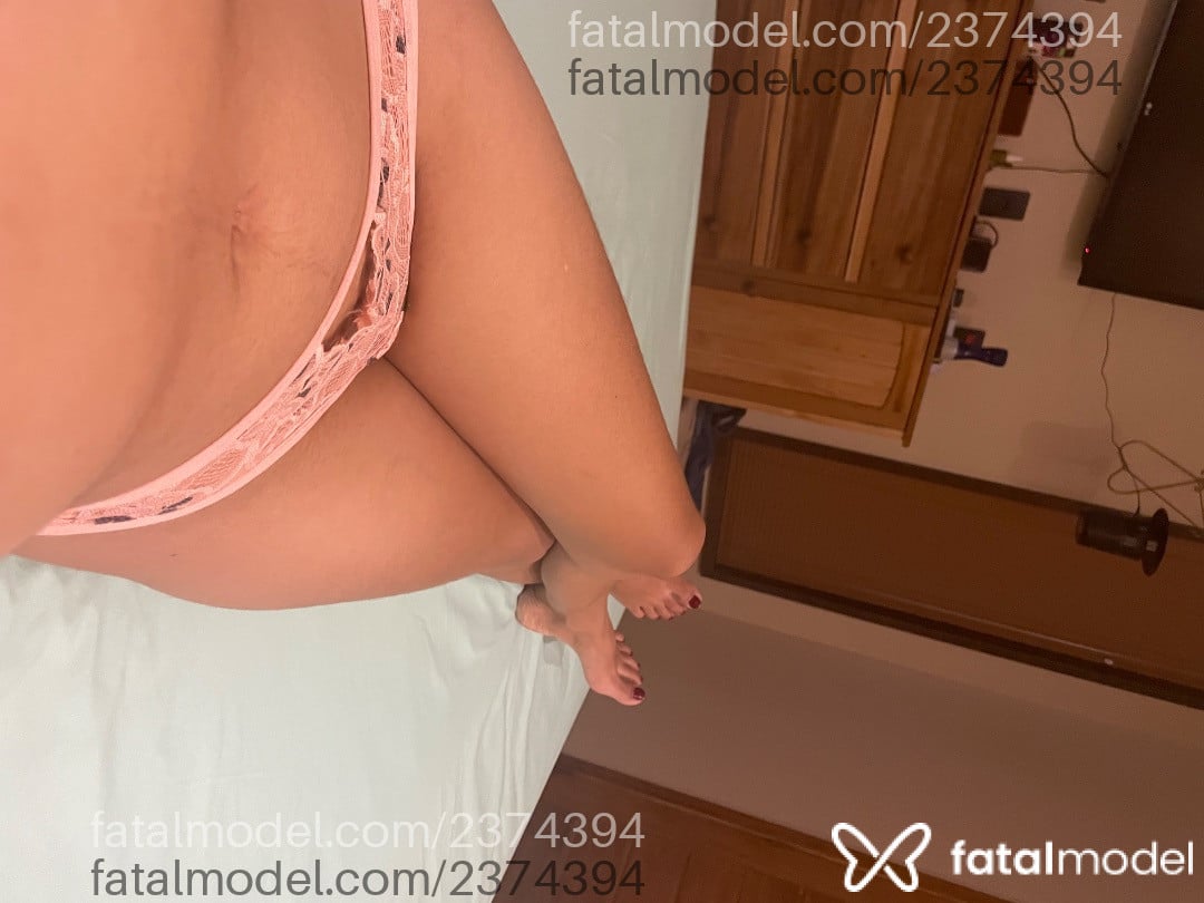 Acompanhante mulher morena (o) de olhos pretos - ísis Monteiro