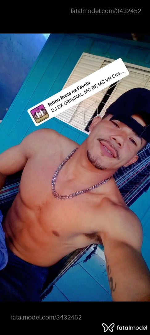 Acompanhante homem com cabelo castanho de olhos pretos - Josiel Acompanhante homem com cabelo castanho de olhos pretos - Josiel