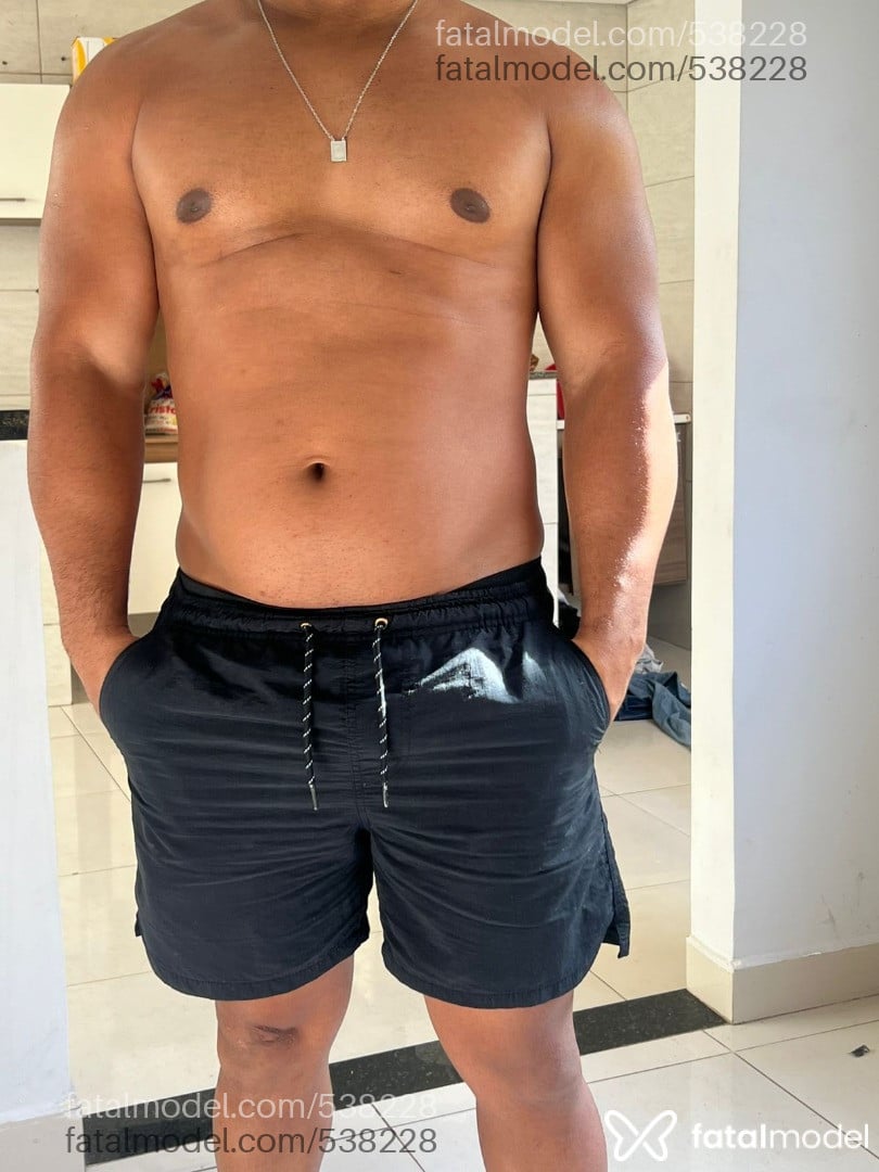 Acompanhante homem morena (o) de olhos pretos em Goiânia - Paugrandee