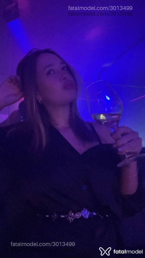 Acompanhante mulher loira (o) de olhos mel - Brendha Lisboa