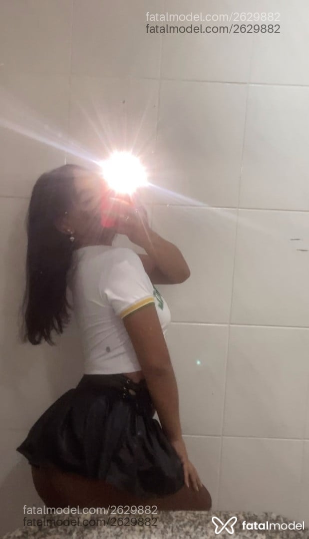 Acompanhante mulher com cabelo castanho de olhos pretos em Porto Belo Acompanhante mulher com cabelo castanho de olhos pretos em Porto Belo - Katzinha