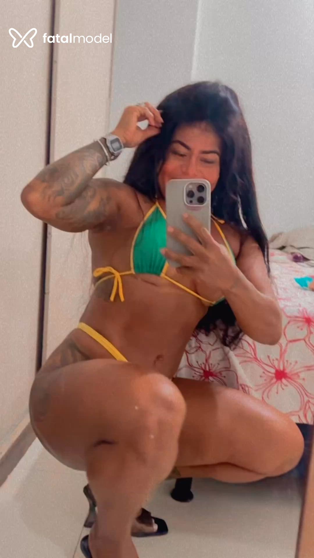 Acompanhante mulher com cabelo castanho de olhos pretos - Pricilatatuada Acompanhante mulher com cabelo castanho de olhos pretos - Pricilatatuada