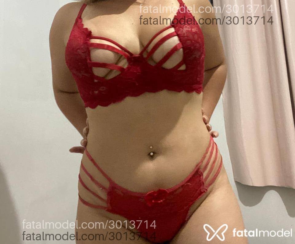 Acompanhante mulher loira (o) de olhos castanhos - Laís Barbosa